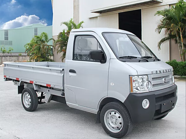 Dịch  vụ thay kính chắn gió xe tải Dongben 870 kg tận nơi